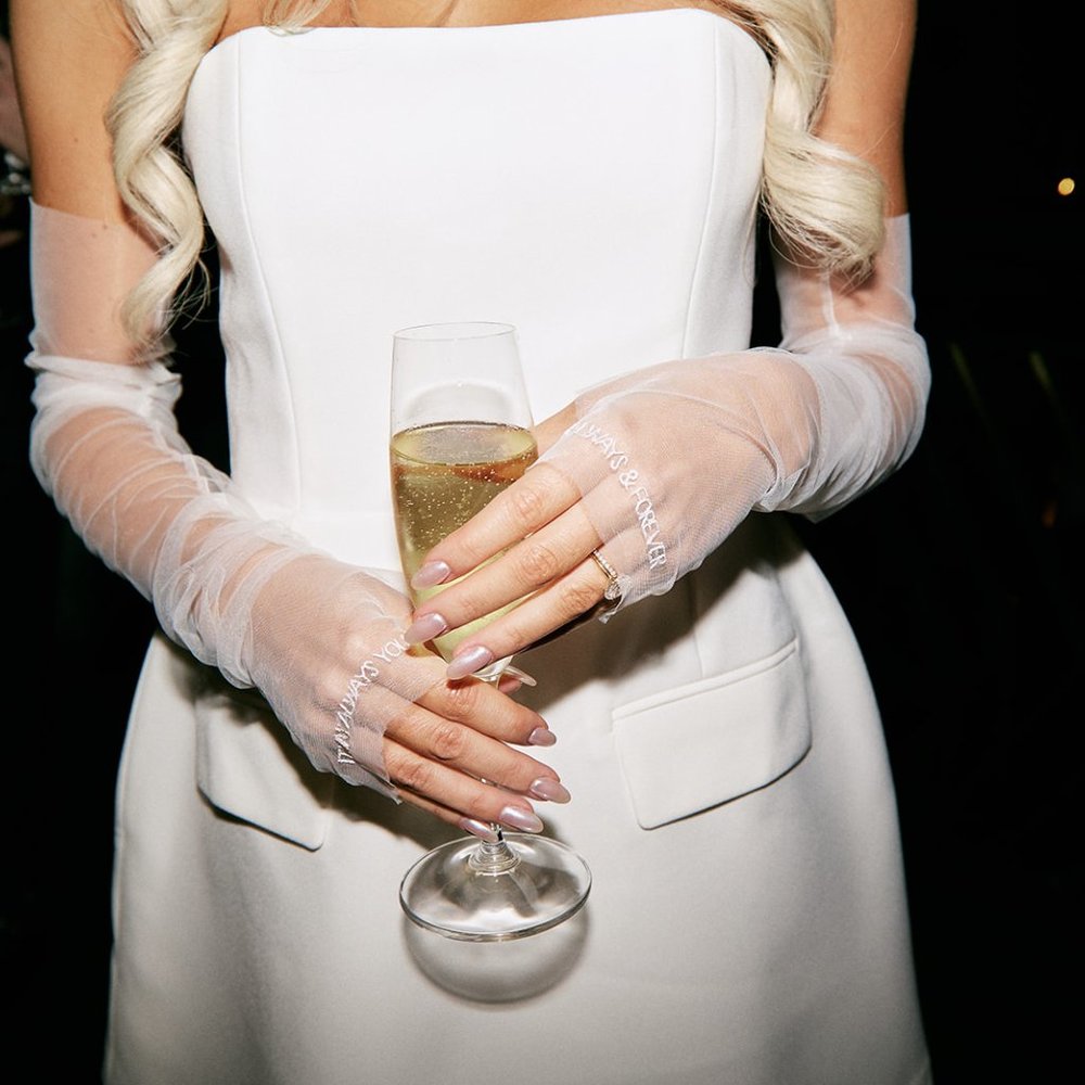 The Tess’ Vow Gloves as seen on Brides.com
